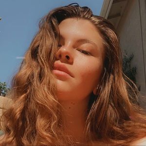 Meet your Posher, Julia